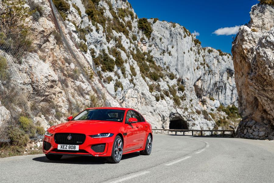  Jaguar XE P300 R-Dynamic 2019 года  (WW) (фото 50 из 51)